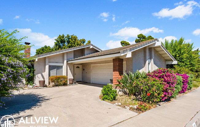 Charming 4 Bed, 2 Bath Single-Level Home Available NOW in Woodbridge!