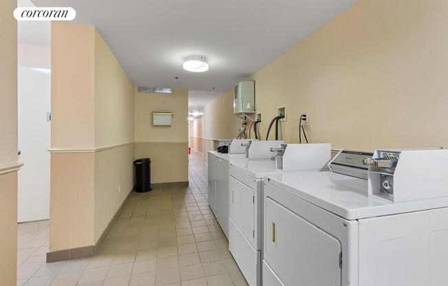 2 beds, 2 baths, $2,995, Unit 1C