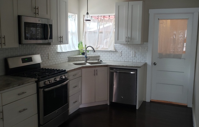 1607 WAVERLY