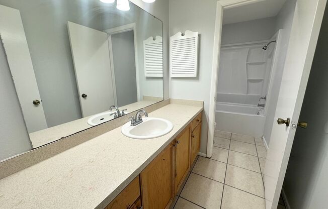 2 beds, 1 bath, 1,100 sqft, $1,245, Unit 1710-B