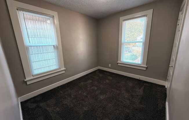 3 beds, 1 bath, $1,000