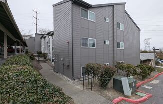 2020 Grant Ave S #L203