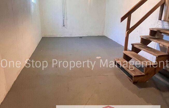 3 beds, 1 bath, $1,200