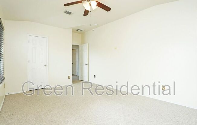 1939 WOODED ACRES DR