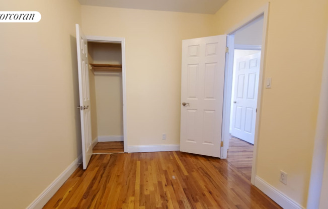 3 beds, 1 bath, $3,499, Unit 8