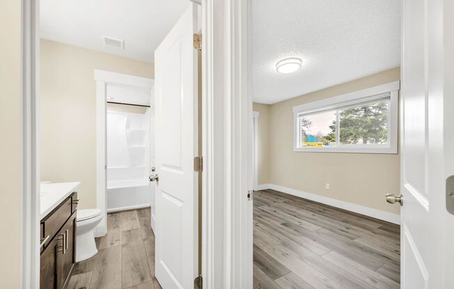 2 beds, 1 bath, 880 sqft, $1,395, Unit #1