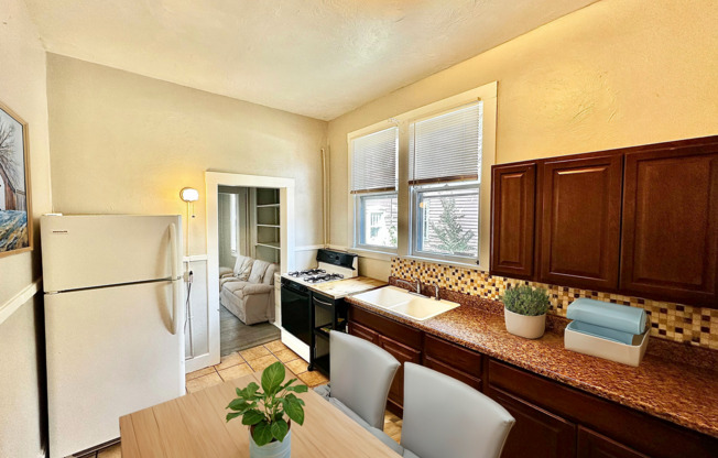 1 bed, 1 bath, 362 sqft, $875, Unit 4