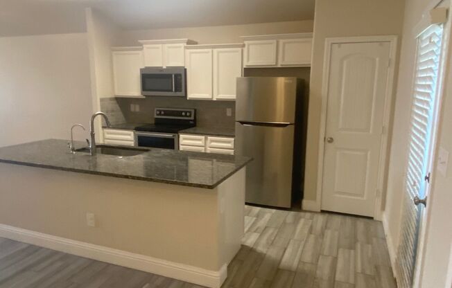 3 beds, 2 baths, $1,650