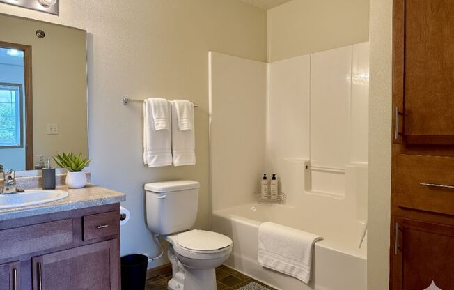 3 beds, 2 baths, 1,207 sqft, $1,275