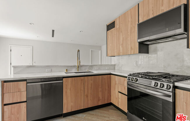 1450 S CRES HTS BLVD