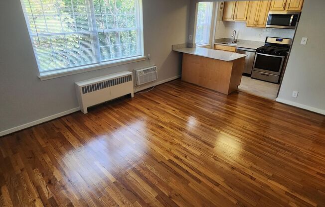 1 bed, 1 bath, 663 sqft, $1,995, Unit D-05