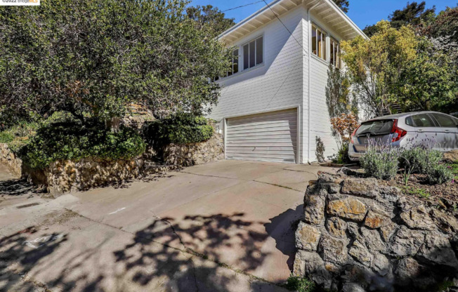 821 SAN LUIS RD