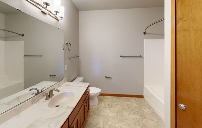 2 beds, 2 baths, 1,177 sqft, $1,704, Unit 2800-128