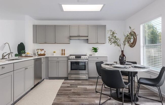 Beautiful 4 bd/2 ba renovated home in South Austin! Available August!