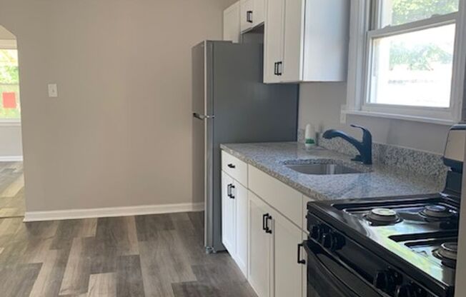 3 beds, 1 bath, $1,600