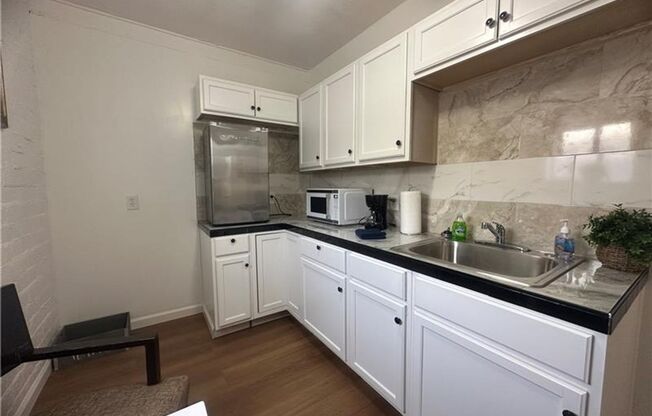 Studio, 1 bath, $595