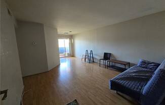 2 beds, 1.5 baths, 839 sqft, $2,000, Unit 120