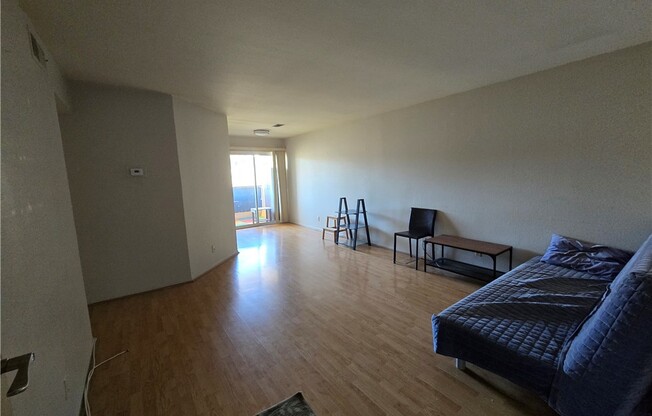 7641 RESEDA BLVD