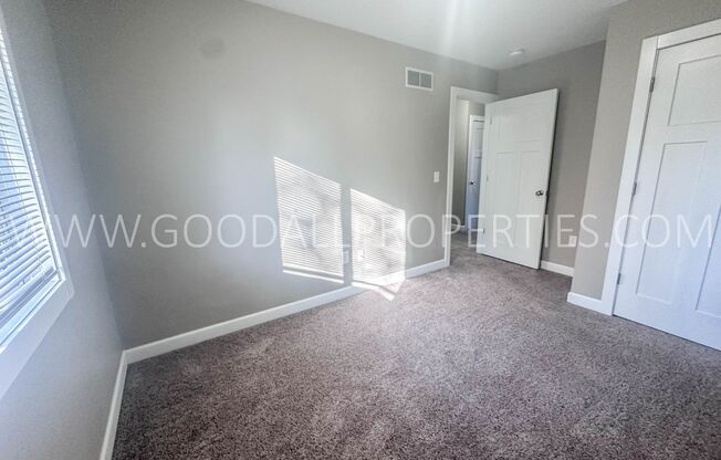 3 beds, 1.5 baths, $1,475