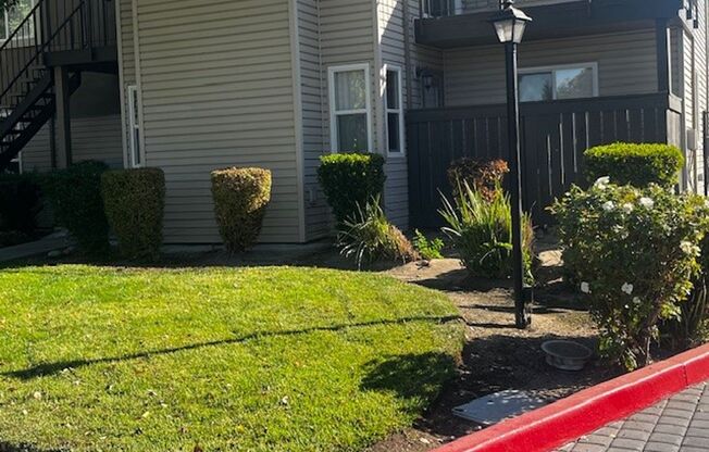 2 beds, 2 baths, 900 sqft, $2,005, Unit 123