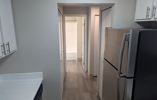 2 beds, 1 bath, 886 sqft, $1,875, Unit J201