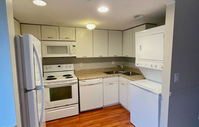Charming 3-Bedroom, 2.5-Bath Townhome in Village Square Condominiums