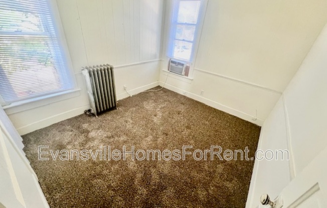 1204 N 1 AVE