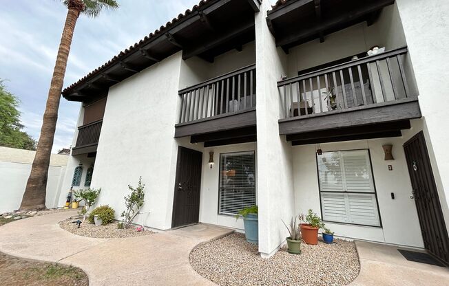 Spacious 2BD/2BA Spanish Style Townhome in Ocotillo Villas | Updated | No Carpet!