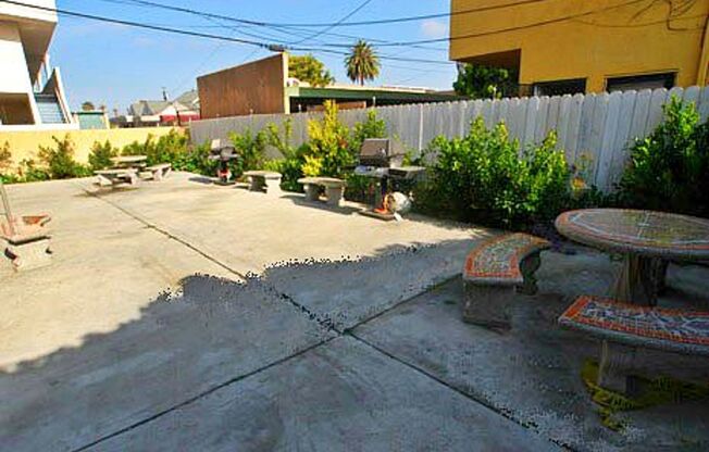 CCD - Country Club Dr. Apts.