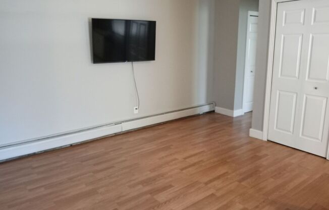 1 bed, 1 bath, 750 sqft, $1,195, Unit 905-36