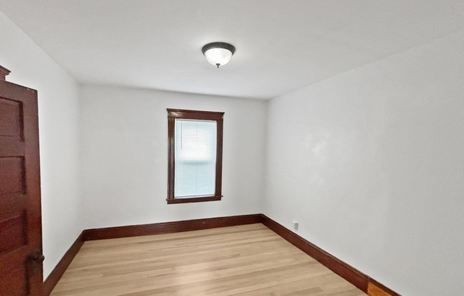 3 HENDERSON AVE