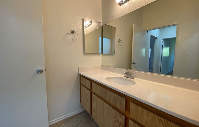 1 bed, 1 bath, 700 sqft, $1,995, Unit 201