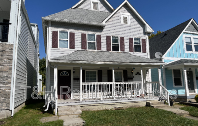 2114 WOODLAWN AVE