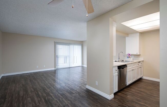 1 bed, 1 bath, 844 sqft, $2,595, Unit 207