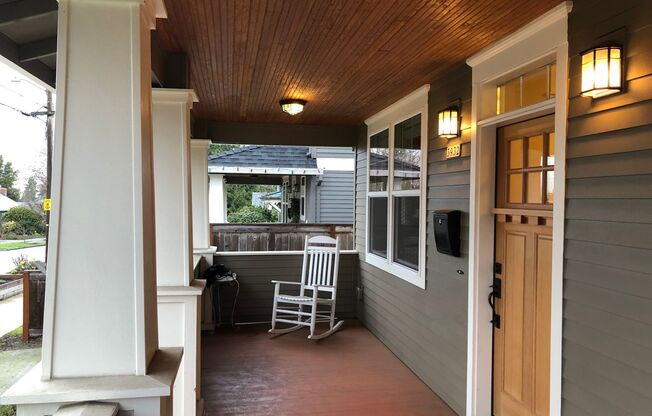 Gorgeous, modern craftsman 3+ bedroom, 3 ba home