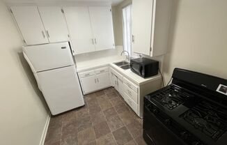 Studio, 1 bath, 600 sqft, $1,798, Unit 14