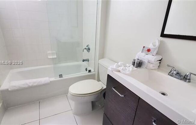 2 beds, 2 baths, $3,600, Unit # 1203