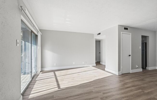 3 beds, 2 baths, 1,100 sqft, $1,695, Unit 208