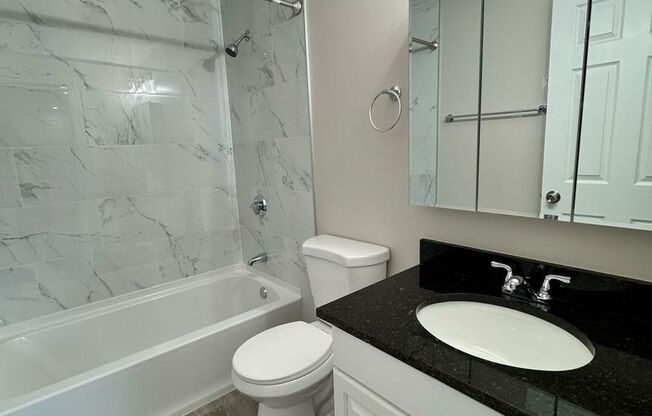 2 beds, 1 bath, 680 sqft, $2,425, Unit 23-38