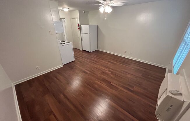 1 bed, 1 bath, 388 sqft, $995, Unit 03