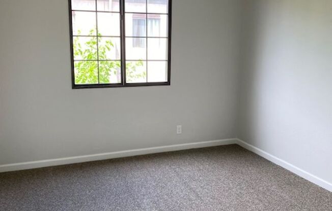 ALL PROSPECTIVE TENANTS MUST SUBMIT A $58 NON-REFUNDABLE APPLICATION FEE PER APPLICANT ONLINE AND BE PRE-QUALIFIED PRIOR TO ANY SHOWINGS