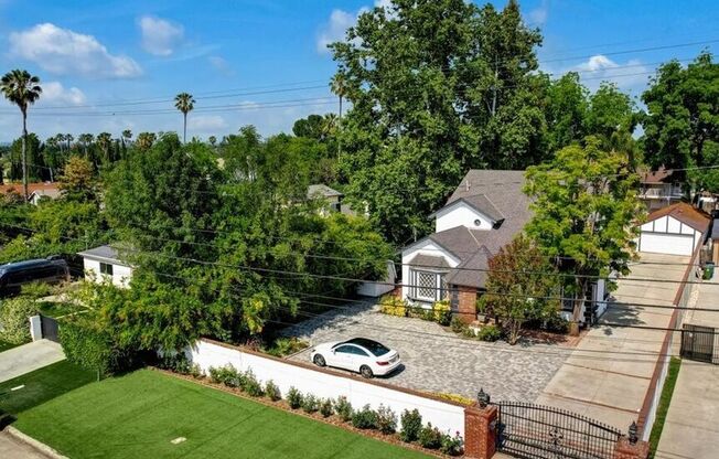 6124 Corbin Avenue
