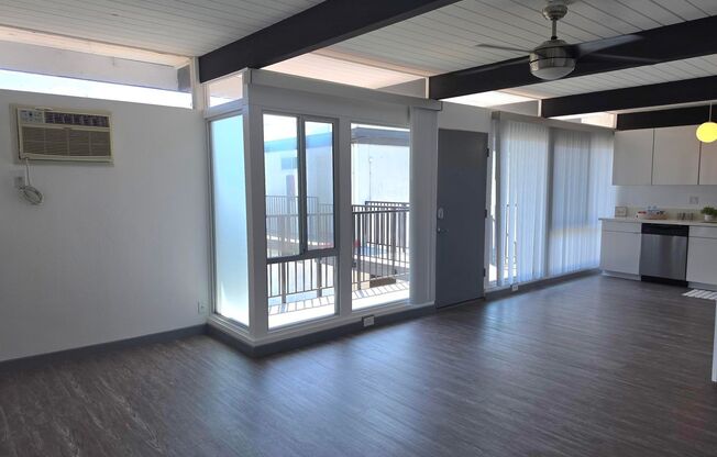 2 beds, 2 baths, 865 sqft, $3,220, Unit 60