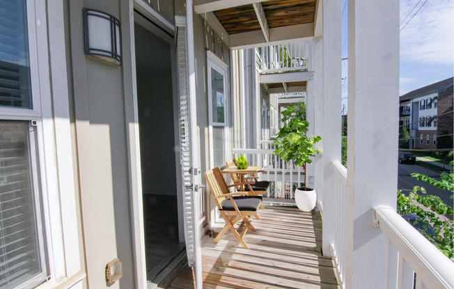 1 bed, 1 bath, 867 sqft, $1,410