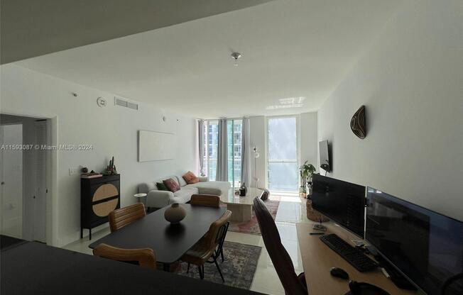 253 NE 2 St