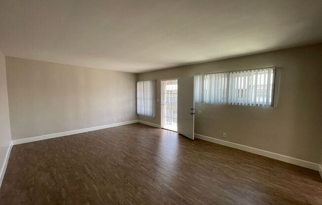 LAST 1 Bedroom/ 1 Bathroom Apartment Available!