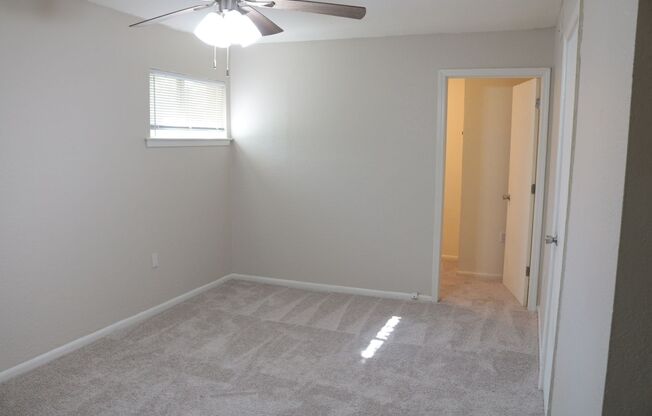 1 bed, 1 bath, 700 sqft, $800, Unit 6110-B