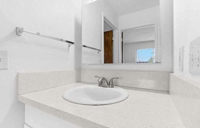 1 bed, 1 bath, 650 sqft, $1,380, Unit 66