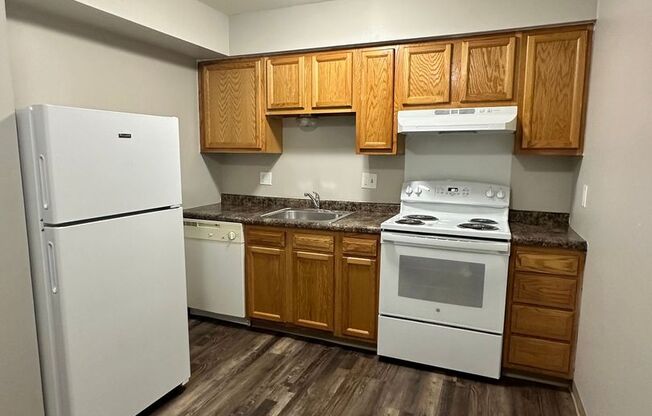 2 beds, 1 bath, 800 sqft, $850, Unit 3939 E 23rd Street Unit 03