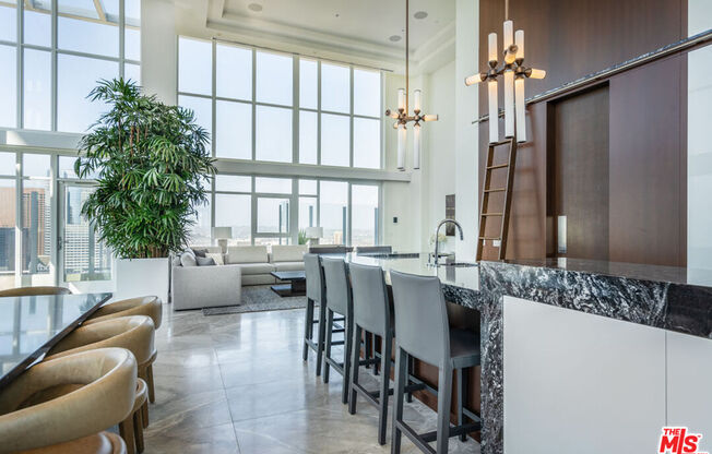 6 beds, 9.5 baths, 19,313 sqft, $80,000, Unit PH
